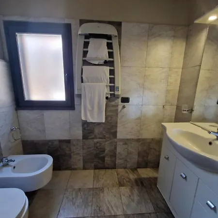 Bed and Breakfast B&bvistamarecapomulini Acireale